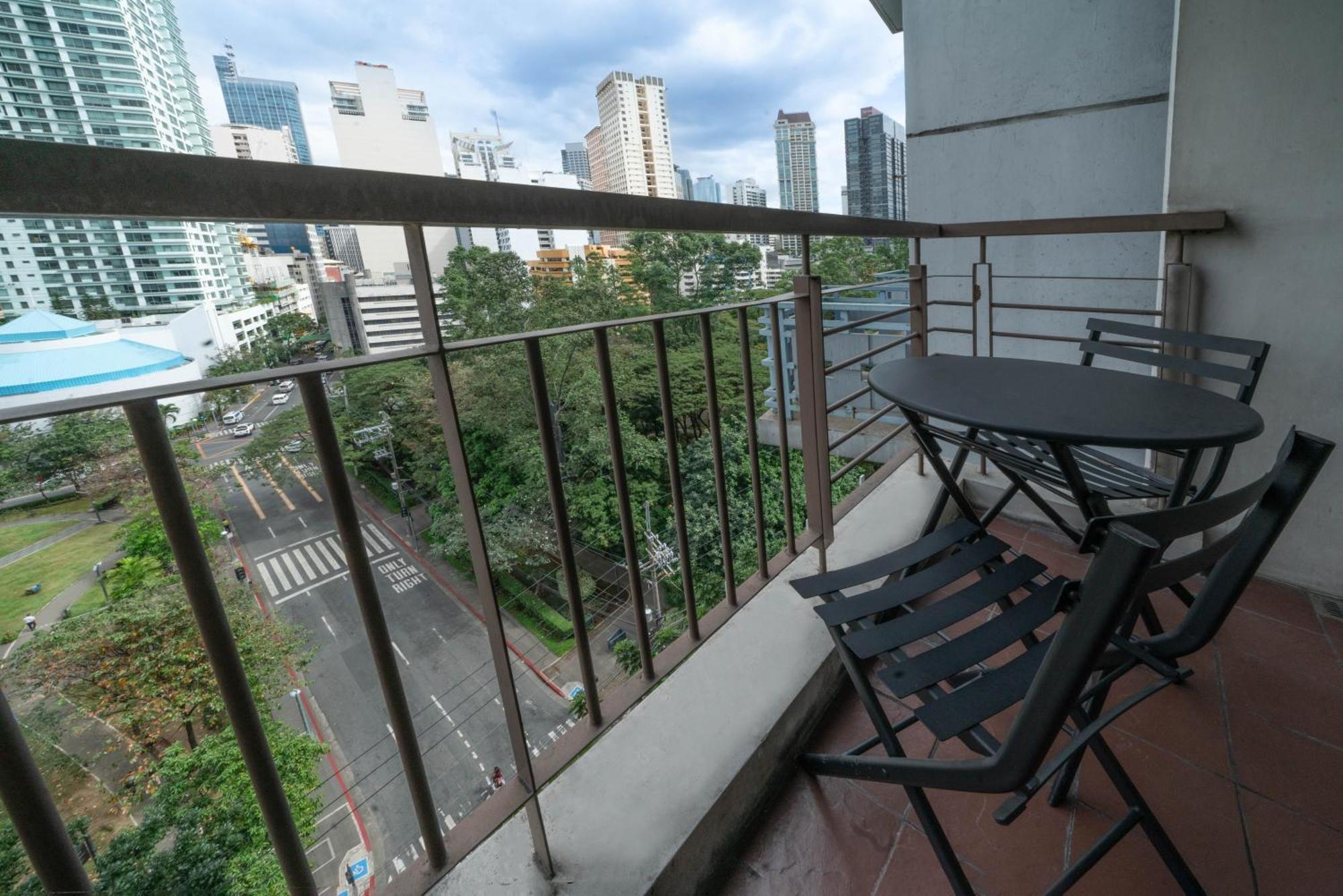 Kl Tower Makati Apartments By Ph Staycation Manila Exterior photo