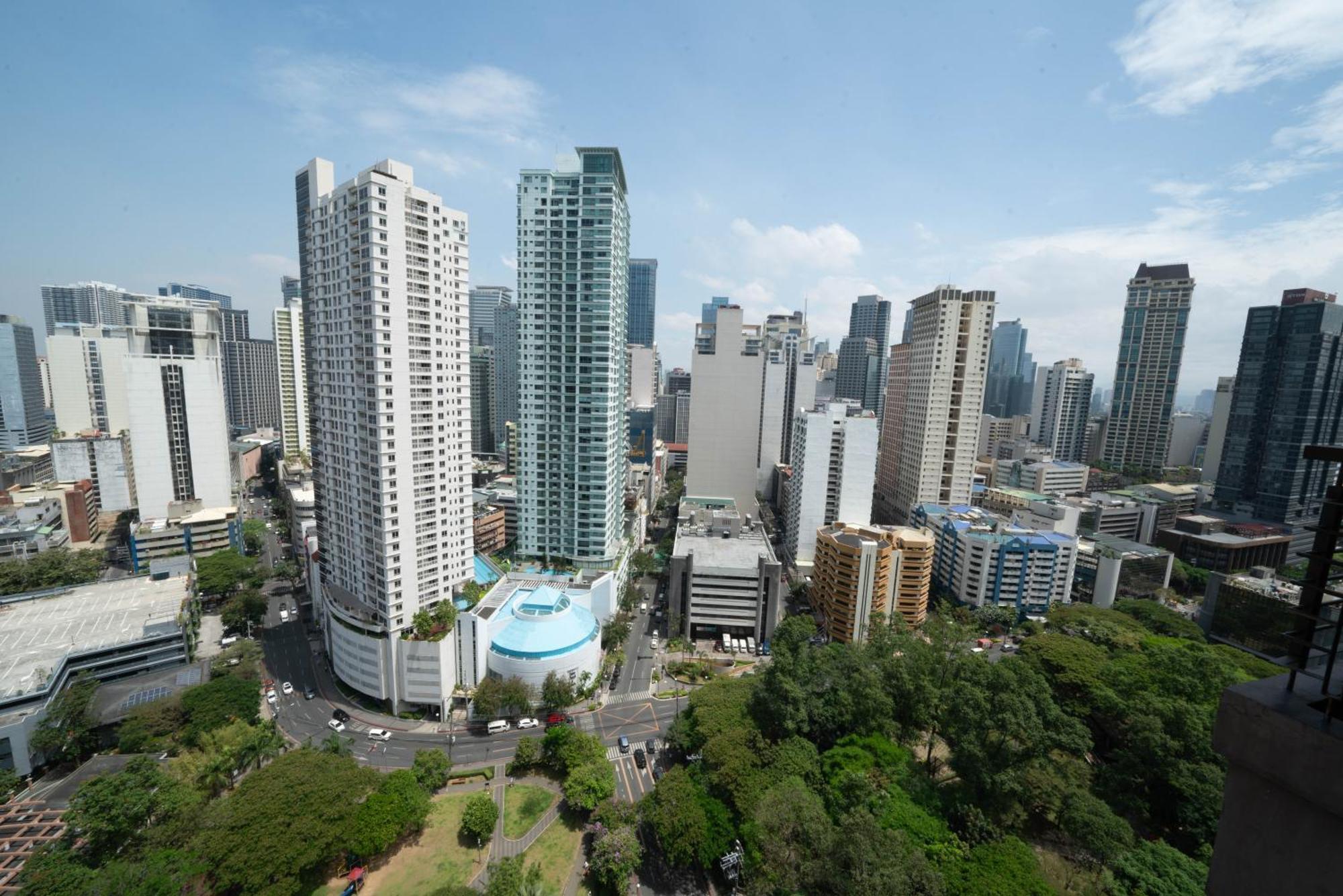 Kl Tower Makati Apartments By Ph Staycation Manila Exterior photo