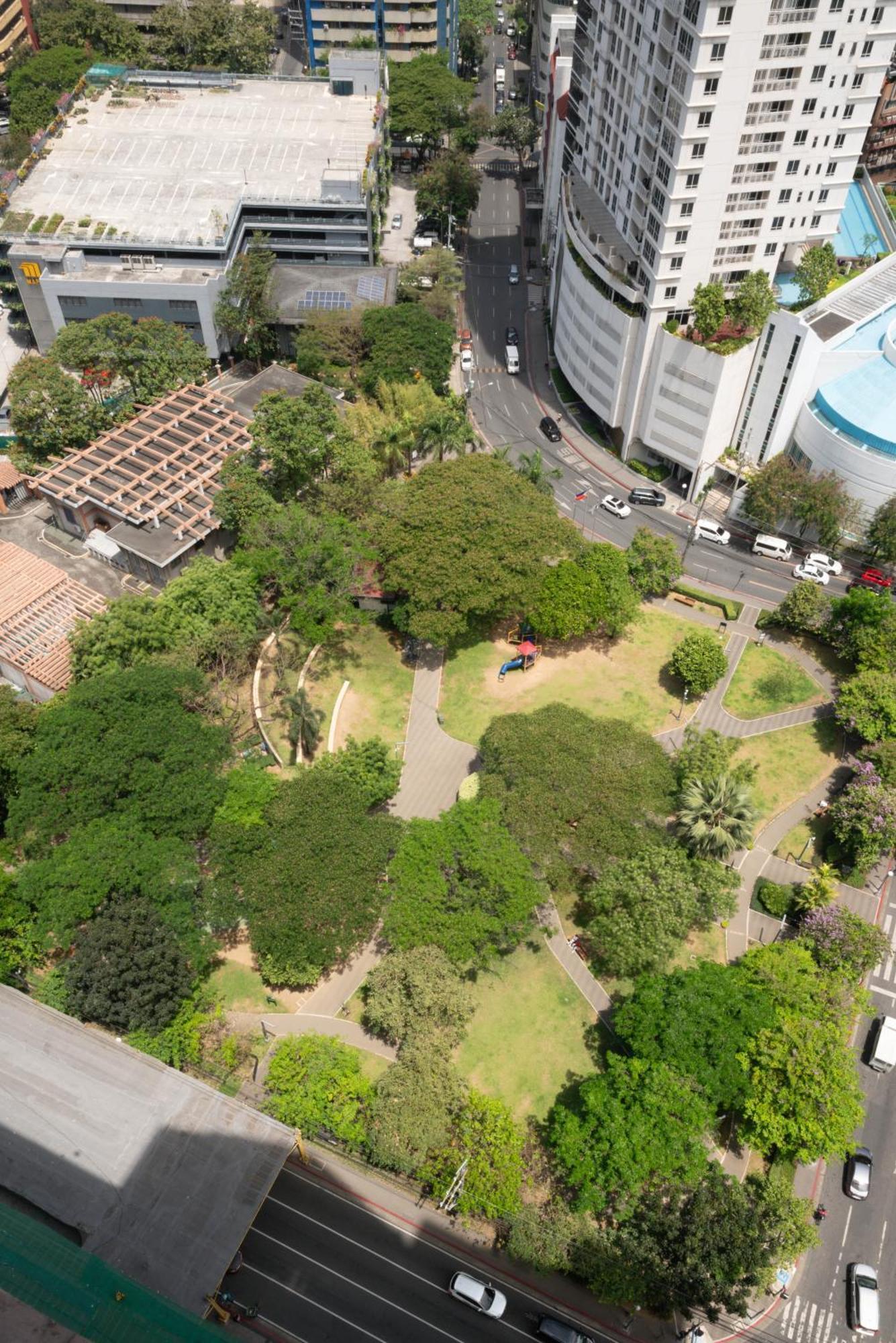 Kl Tower Makati Apartments By Ph Staycation Manila Exterior photo