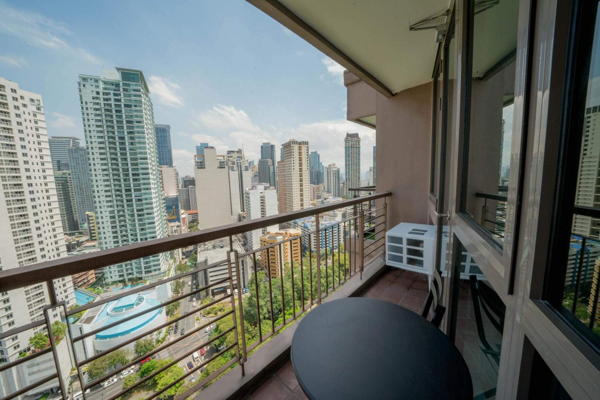 Kl Tower Makati Apartments By Ph Staycation Manila Exterior photo